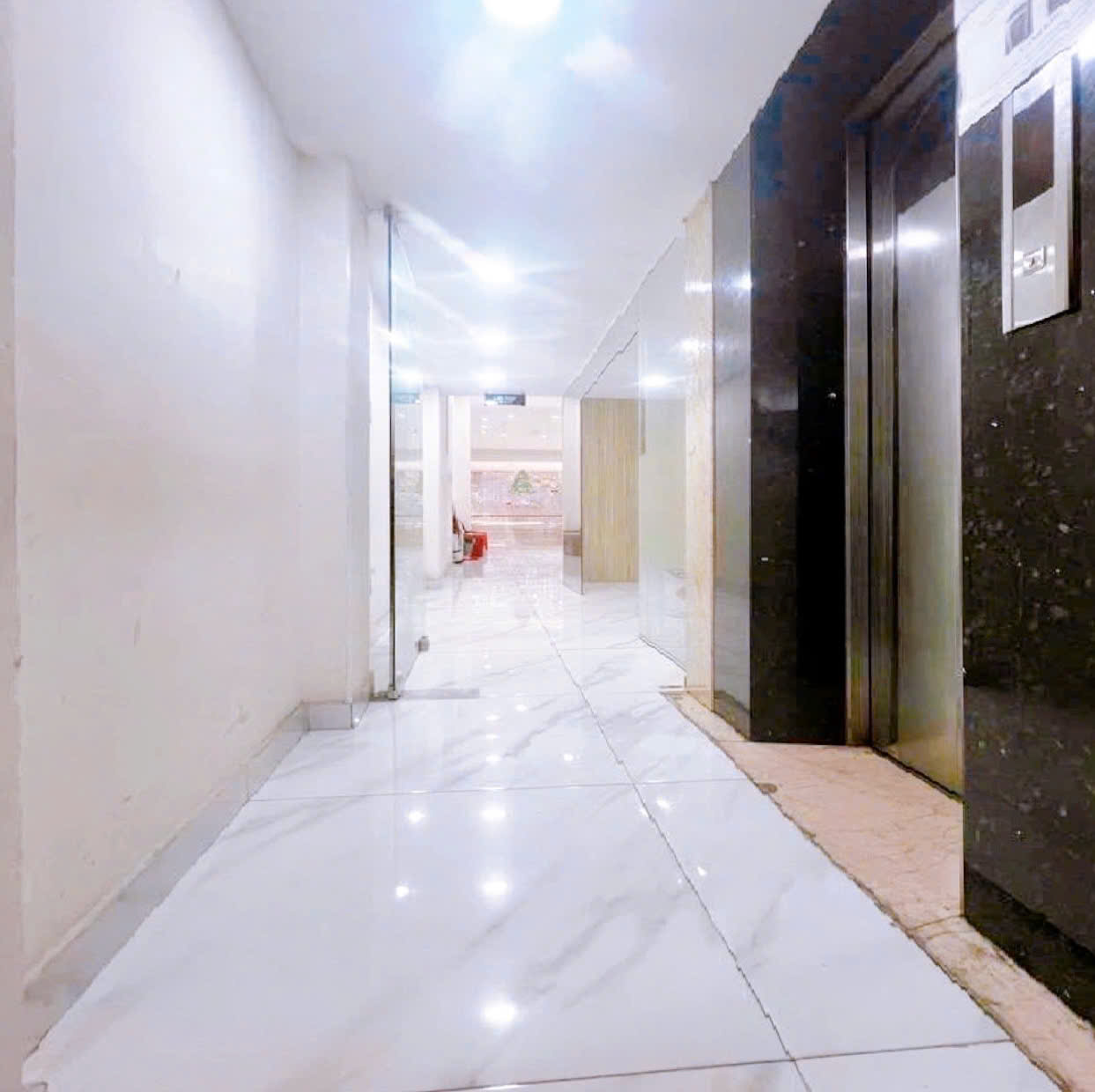 Bán nhà mặt tiền Nguyễn Thị Minh Khai, QUẬN 3, Diện tích 10 x 32 m, Gía 125 tỷ - Ảnh chính